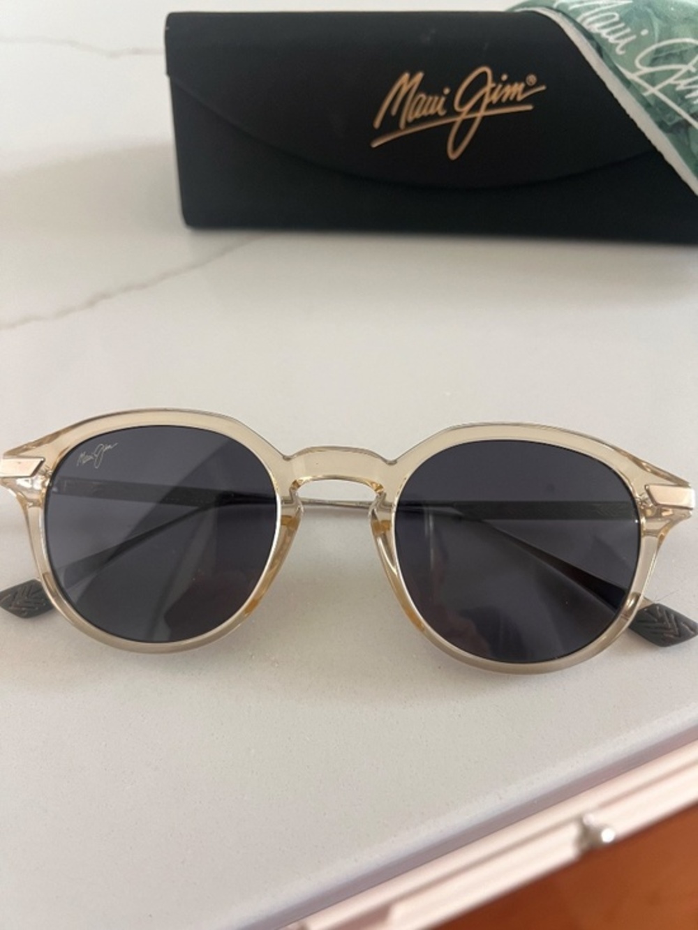 Maui Jim Momi Sunglasses Women Shiny Trans Yellow with Silver/Neutral Grey